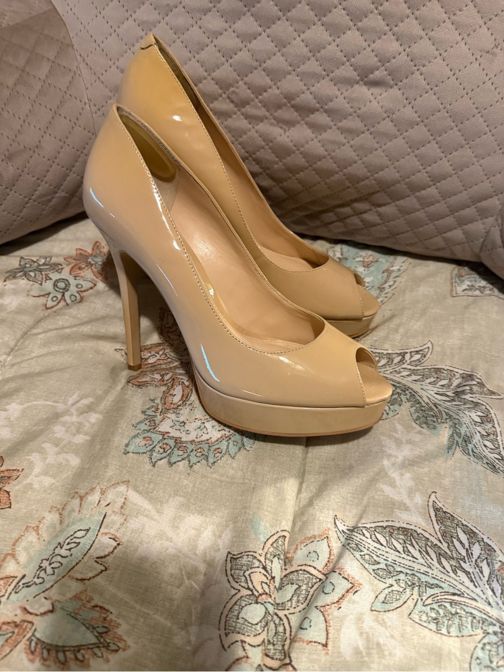 Vince Comuto Nude Patent Peep-Toe Platform Heels